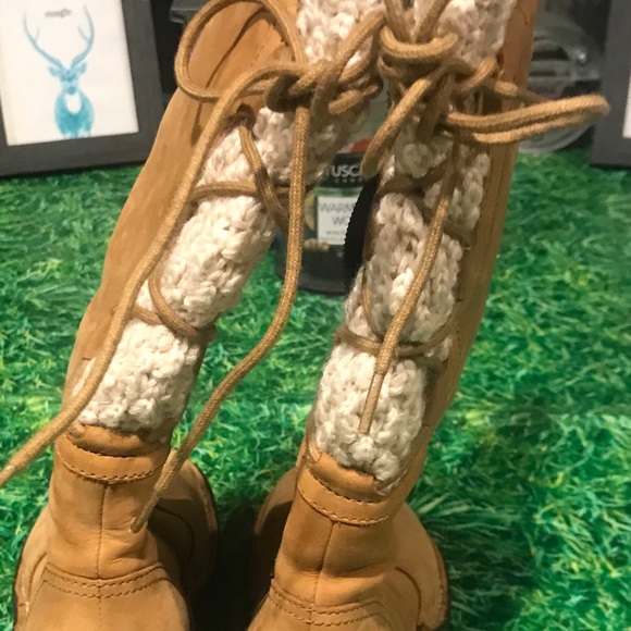 UGG Skylair Tan Suede Wedge Heel Boots, Size 5 - Picture 2 of 4